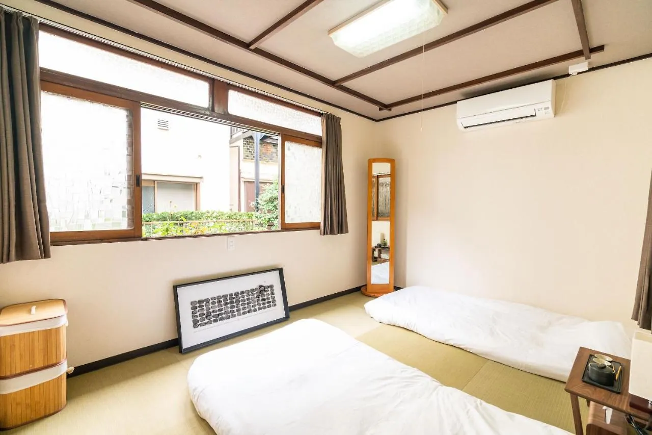 Zaito Tokyo Skytree Traditional Independent House 东京晴空塔独栋超大日式民宿-宅东押上店 Holiday home
