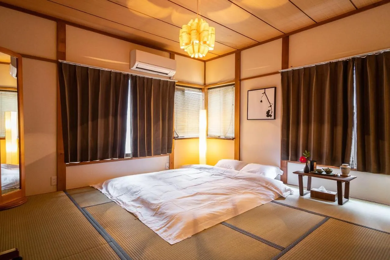 Zaito Tokyo Skytree Traditional Independent House 东京晴空塔独栋超大日式民宿-宅东押上店 Holiday home