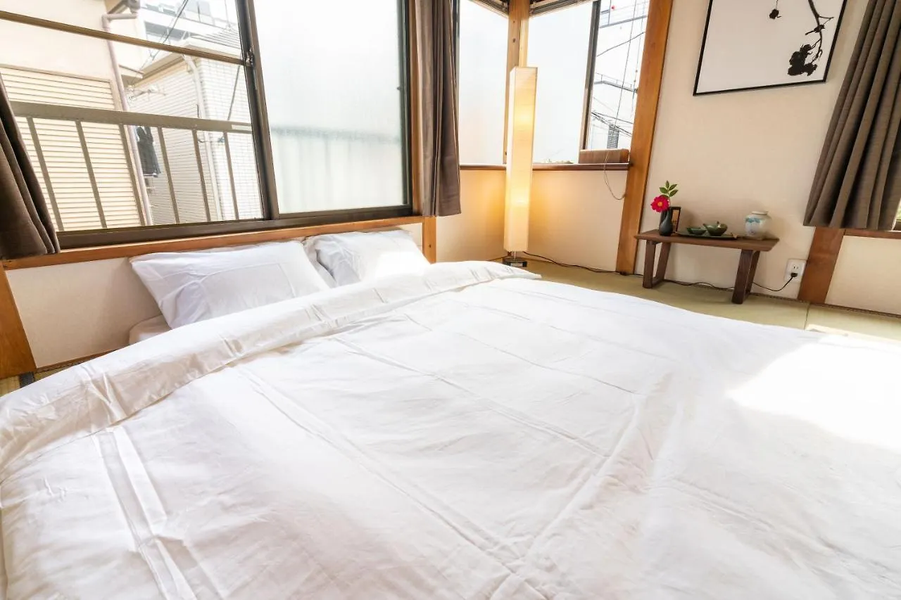 Zaito Tokyo Skytree Traditional Independent House 东京晴空塔独栋超大日式民宿-宅东押上店 Holiday home